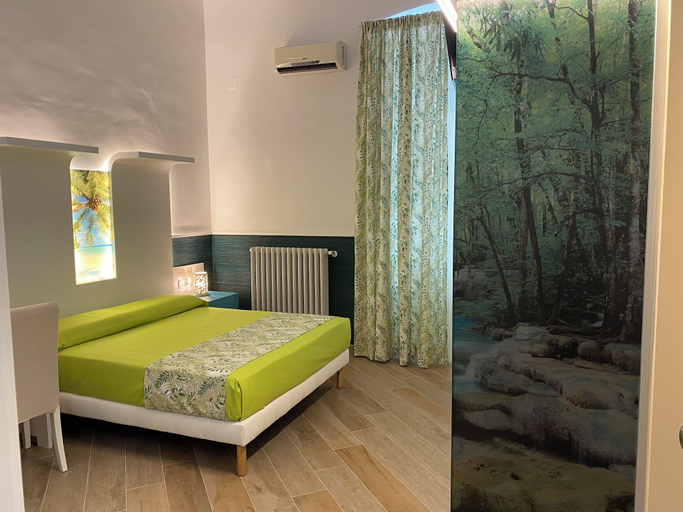 Others 2, Room-triple Room in B&b - a Stone's Thro, Bari