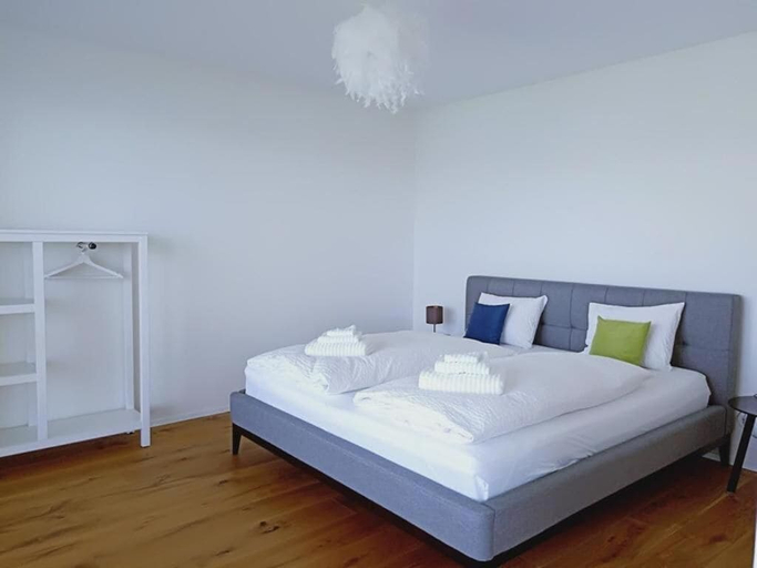 Room 2, Lakeview Aparthotel, Kulm