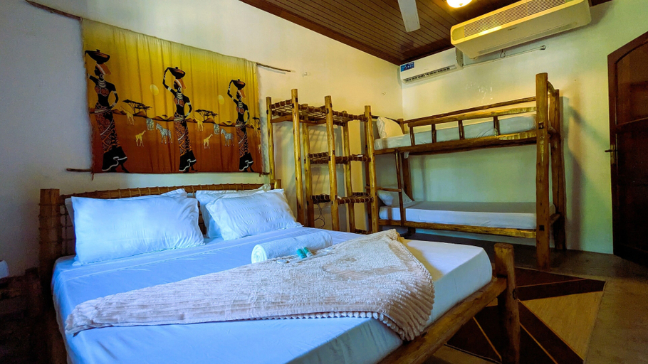 Room 4, Kay's Place Train House Jambo, Mjini