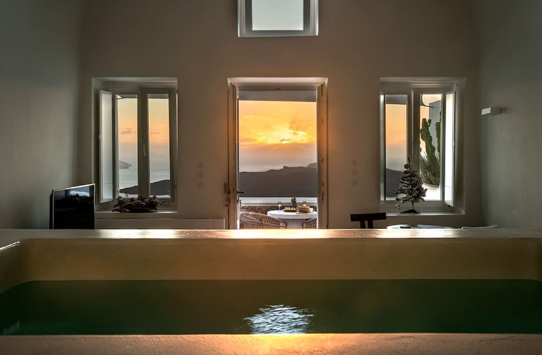 Bathroom 4, Porto Fira, South Aegean
