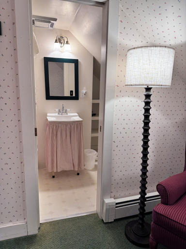 Room 3, The Landgrove, Bennington