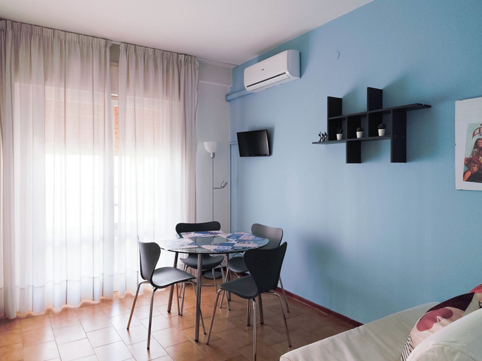 Dining room, Cozy Studio Near Beach With Pool, Venezia