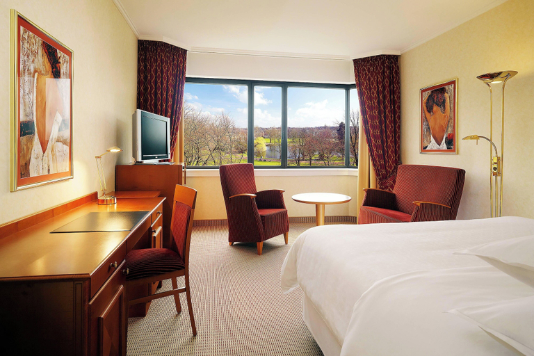 Bedroom 4, Sheraton Essen Hotel, Essen