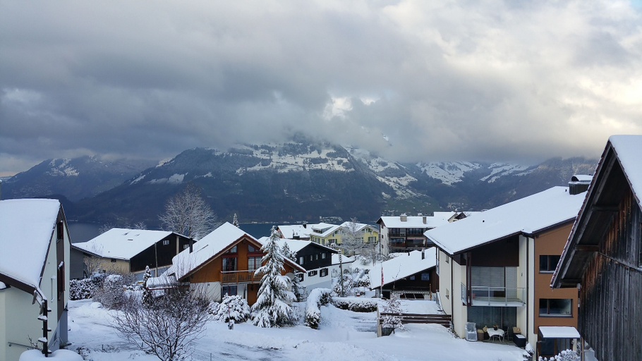 View from property 2, Cozy Apartment With Lake View for 6 Guests, Nidwalden