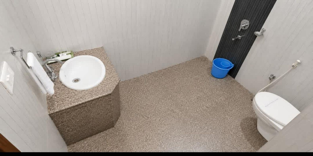 Bathroom 5, Hotel Kiran Residency, Tinsukia