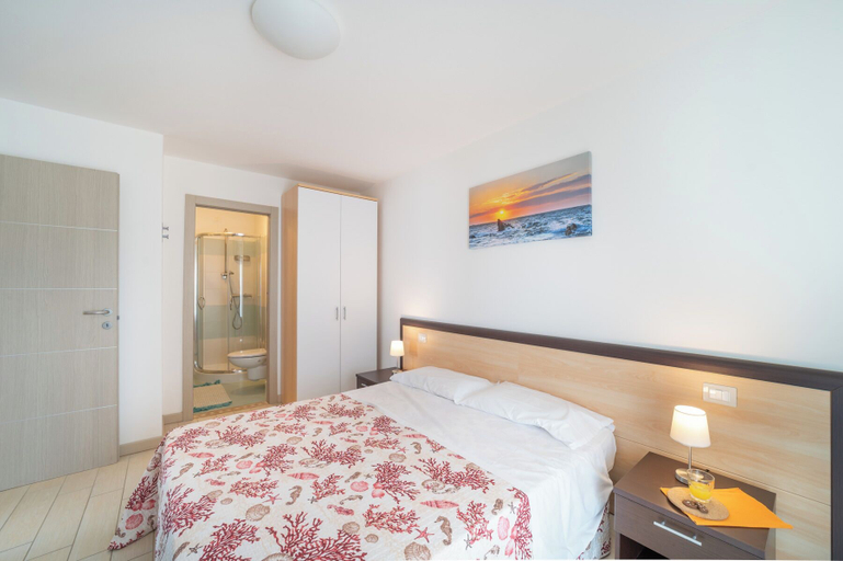 Bedroom 4, 2 - Super Villaggio Planetarium Resort 2 Bedroom Apartment Sleeps 6, Venezia