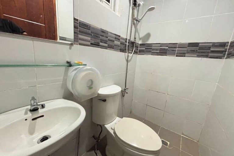 Bathroom 4, Alejandro's Suites & Venue, Valencia City