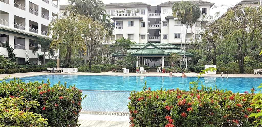 Pool 3, Spacious Corner 1-Bedroom Condo with 2 Balconies - Baan Suan Lalana, Pattaya