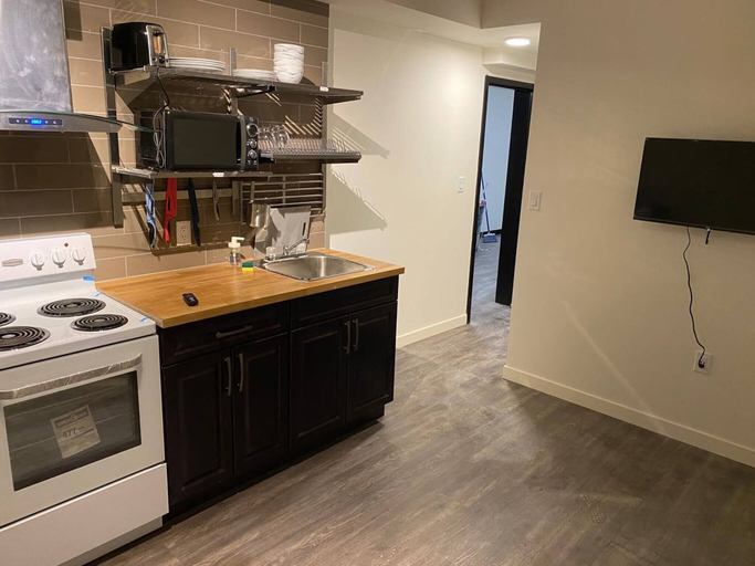 Interior 3, Brand New Dt 1 Br Close To All Edmonton, Canada, Division No. 11