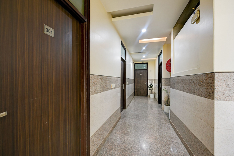 Interior 2, Room-hotel Mayank Plaza-near IGI Airport, Delhi