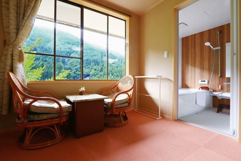 Bedroom 3, Iyanoyado Kazuraya, Miyoshi