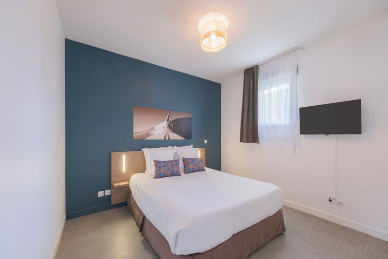Bedroom 3, Comfort Aparthotel Cannes Mandelieu, Alpes-Maritimes