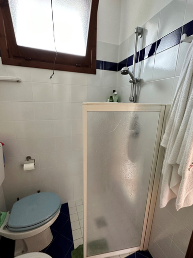 Bathroom 2, Beachside Retreat for Families With Parking, Venezia