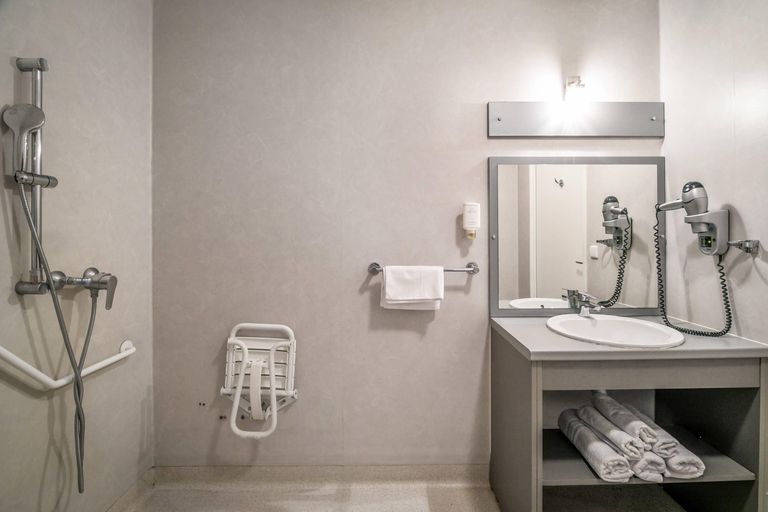 Bathroom 4, Comfort Aparthotel Lourdes Lorda, Hautes-Pyrénées
