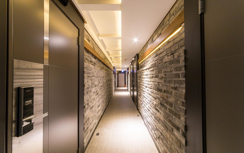 Others 4, Goyang (Jugyo) Luxe, Goyang