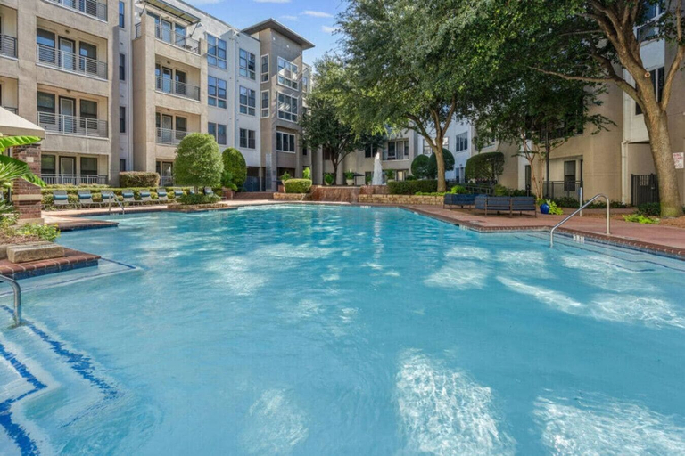 Interior 2, Relaxing 1BR Modern Home Getaway Perfect w/ Pool, Irving
