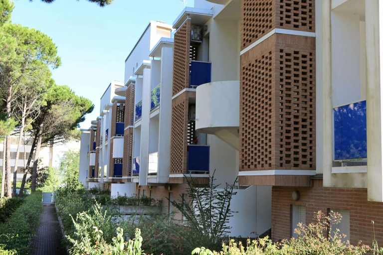 Exterior 2, Relaxing Fenced Garden Apartment, Venezia