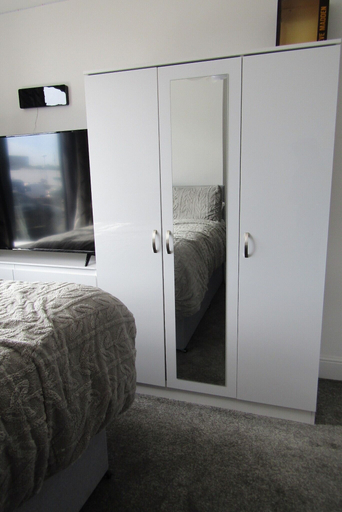 Room 3, Cozy Studio Rental With Private Facilities in Greater London, London