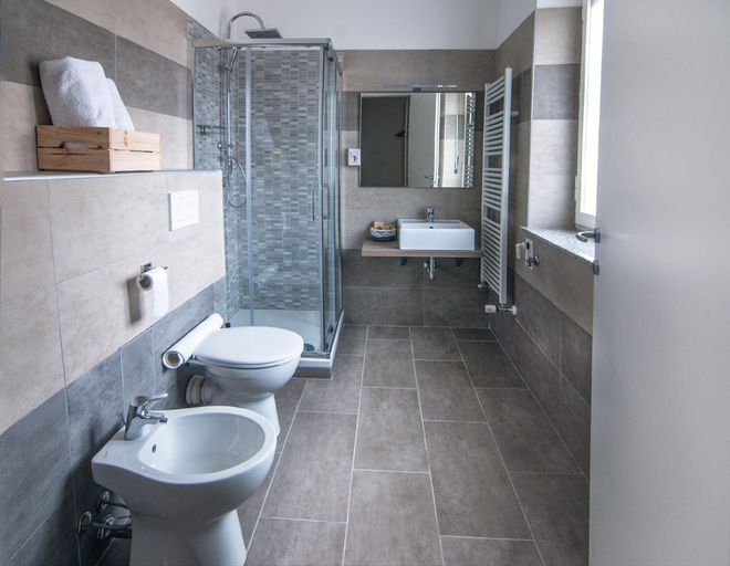 Bathroom, Il Giuelin Malpensa B&B, Varese
