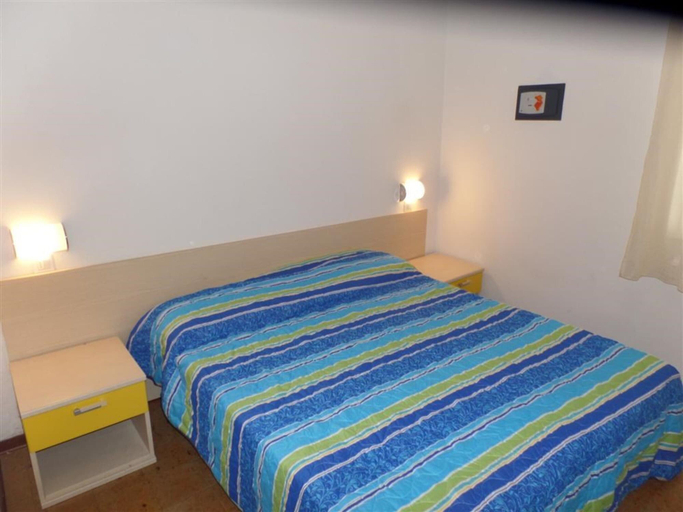 Room 3, Functional Flat in a Quiet Villa in Bibione, Venezia