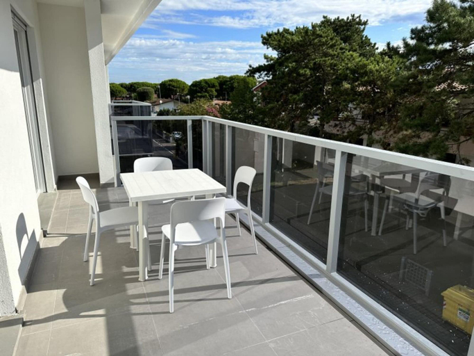 Balcony, Bibione Terme Apartment With Pool, Venezia