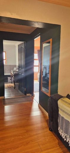 Interior 3, The Greendoor Cottage With Back up Water, City of Johannesburg