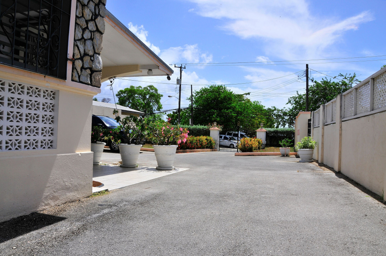 Others 2, Graceville Beach House - by ZenBreak