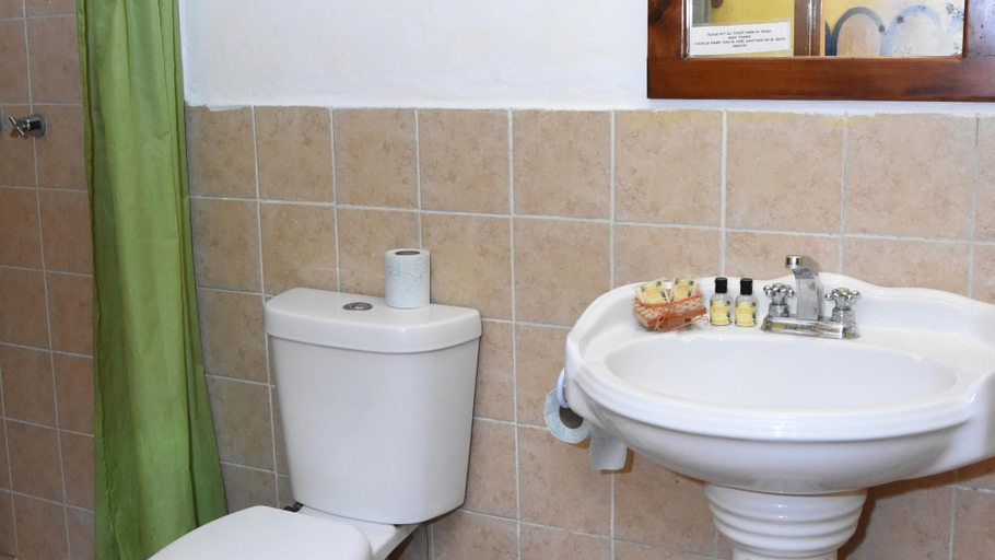 Bathroom 3, Room-cancun Guest House 2, Isla Mujeres