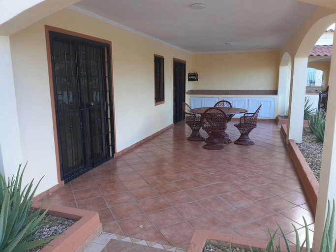 Outdoor dining, Serene 1-bedroom Apartment With Shared Pool in Boca Chica, Boca Chica