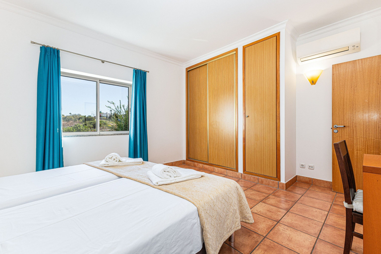 Room 2, Porto de Mos - Nucleo 2, Lagos