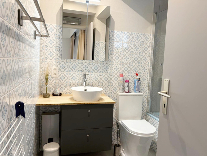 Bathroom 4, Cozy Coastal Apartment With Dual Terraces, West-Vlaanderen
