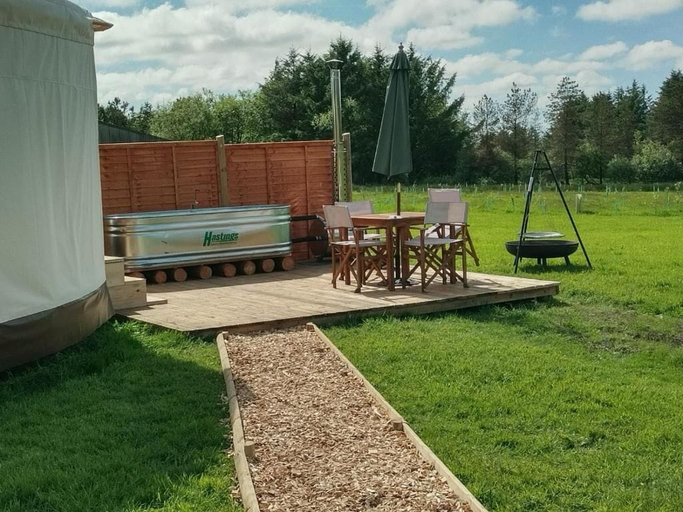 Outdoor dining 2, Embrace the Space Glamping Yurts, Carmarthenshire
