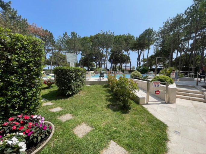 Pool 5, Perfect Holiday Flat With Pool, Udine