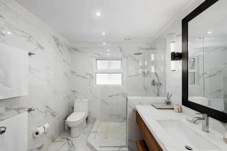 Bathroom 4, Southwinds - by Zenbreak