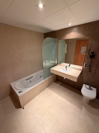 Bathroom 4, Hotel Del Vino, Zaragoza