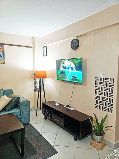 Living room 4, Charming 1-bedroom Apartment in South B, Nairobi, Embakasi South