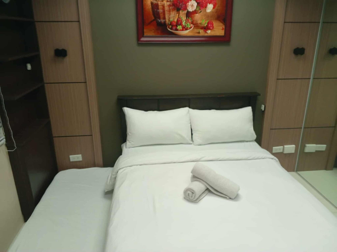 Room 4, Grand Riviera Suites Manila Condo Infront of us Embassy, Manila City