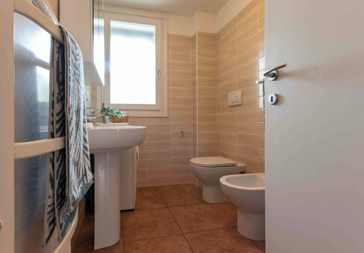 Bathroom 4, Luminous Flat With Pool, Venezia