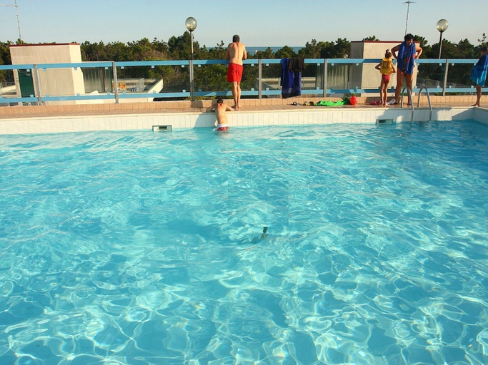 Pool 3, Bibione Stay With Rooftop Pool, Venezia