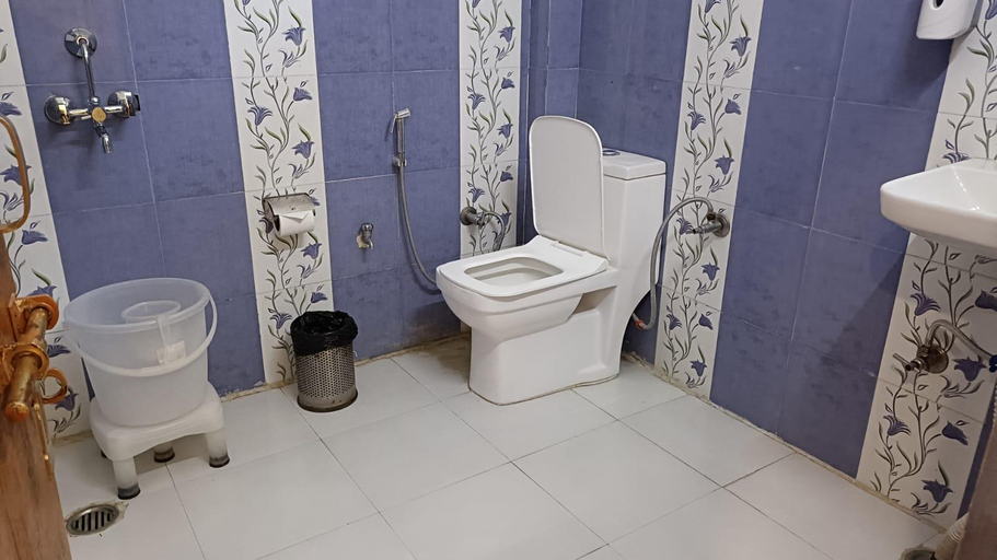 Bathroom, Avisha Ganga Retreat - Near Har Ki Pauri, Hardwar