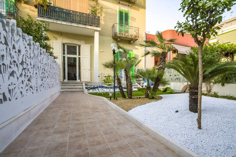Exterior & Views 2, Room-exclusive Room "tramontana Room" -, Bari