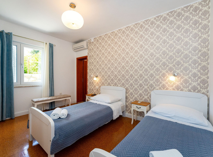 Room 3, Comfort Villa Šolo, Ploče