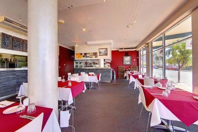 Food & Drinks 5, Park Regis Anchorage, South Townsville