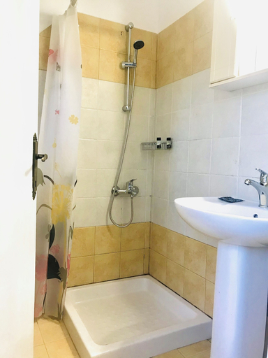 Bathroom 5, Room-banos Apartments and Swimming Pool, Ionian Islands