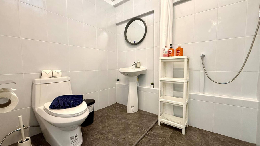 Bathroom 4, Secret Valley Near Phuket Town, Pulau Phuket