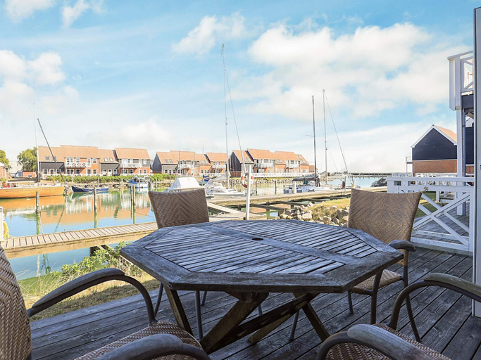 Food & Drinks 2, 4 Person Holiday Park Home in Borre, Vordingborg