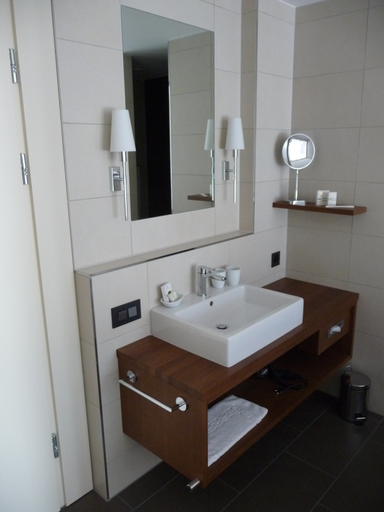 Bathroom 5, Deltapark Vitalresort, Niedersimmental