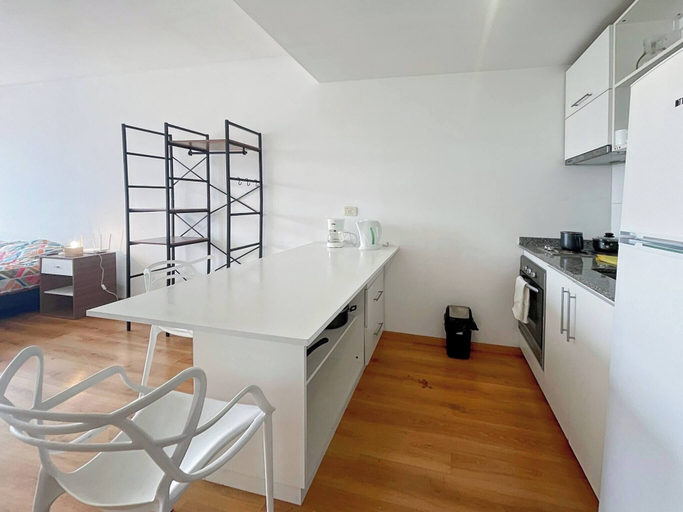 Dining room 2, Spacious Studio in San Telmo With Balcony, Gym & Pool, Distrito Federal