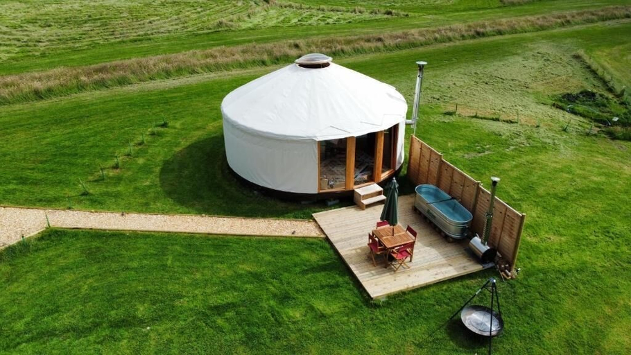 Outdoor dining 3, Embrace the Space Glamping Yurts, Carmarthenshire