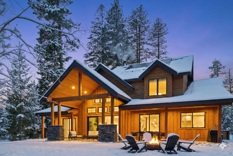 Room 3, New Luxe Home Hot Tub Firepit BBQ Chefs Kitch, Kittitas